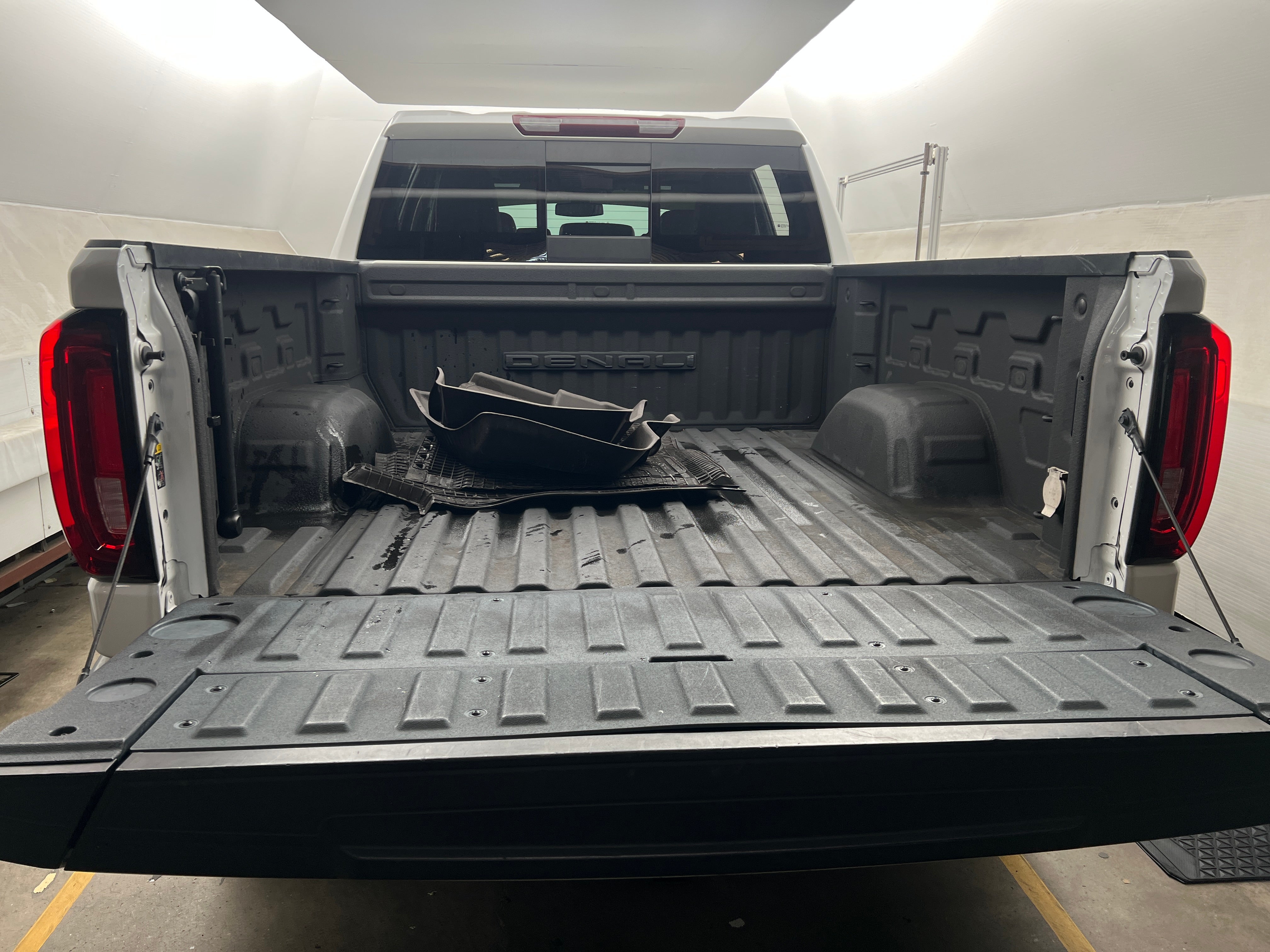 gmc sierra 1500 denali 2021 3GTU9FED0MG428674 image gmc sierra 1500 denali 2021 3GTU9FED0MG428674 image